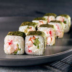 Ролл с креветкой